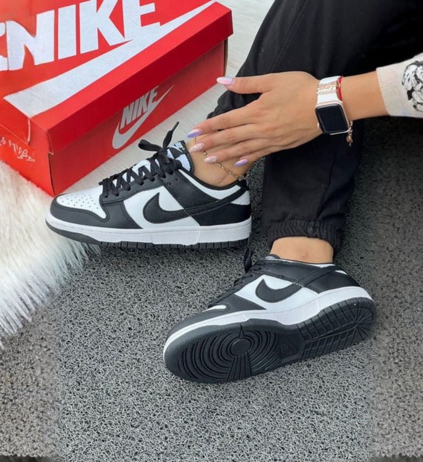 Nike Dunk Low "Panda