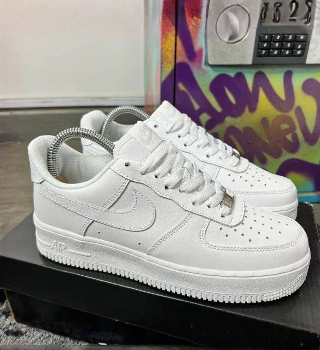 Nike Air Force One Triple White