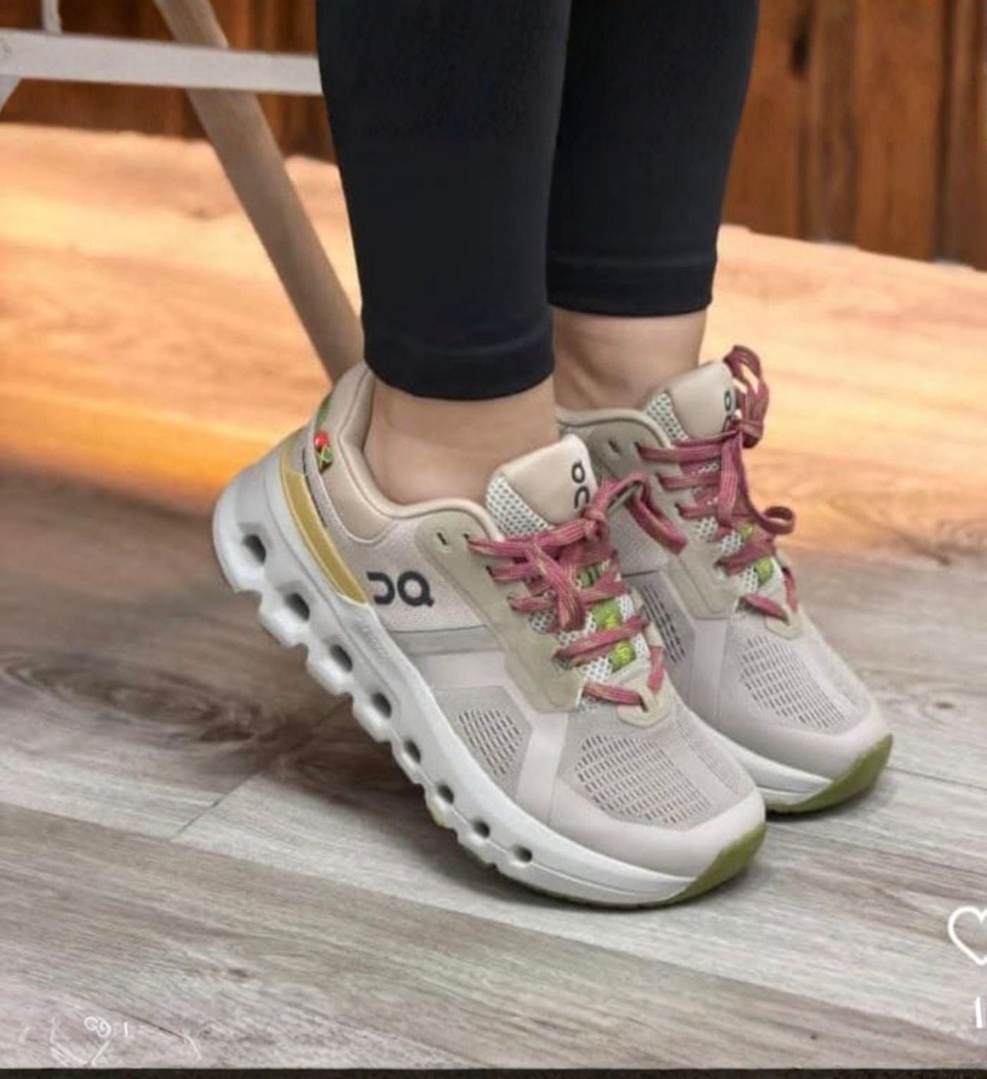 On Cloudrunner 2 "Jamaica Edition"